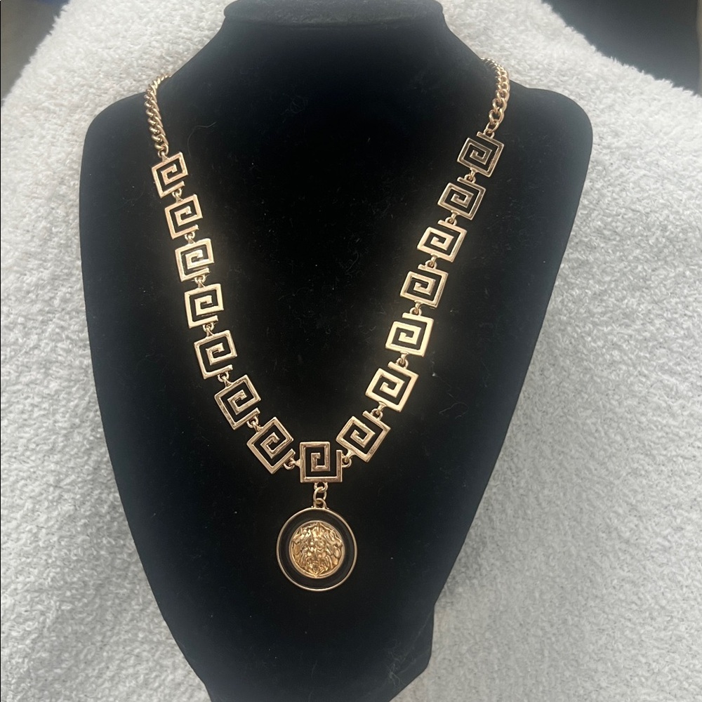 Women’s Necklace